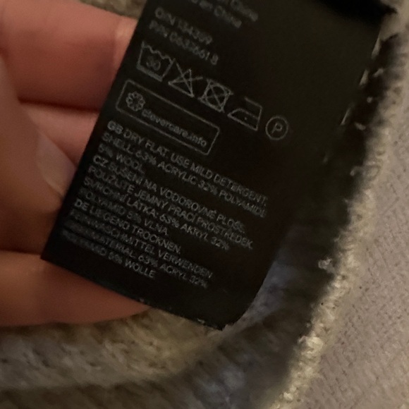 H&M sweater - Picture 5 of 5